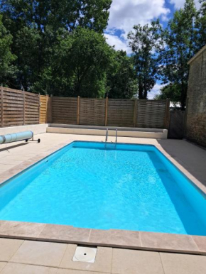 LA LAUJÈRE IVIE - Gîte & Piscine privative
